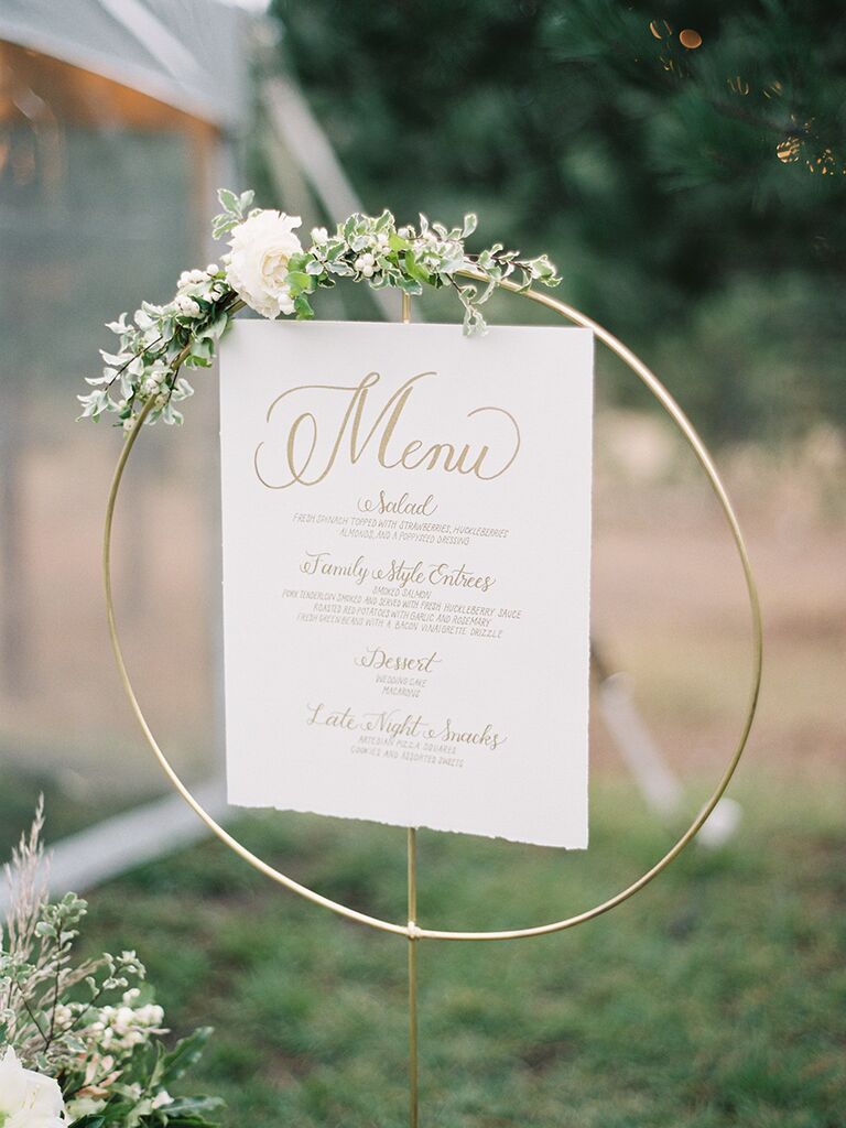 Menu cards designed to complement your wedding day stationery and coordinate with your signature colors will add an extra-stylish touch to your tablescape.