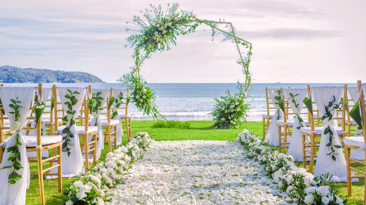 The Great Debate: Should You Host A Destination Wedding? Find Out If A Wedding Away From Home Is The Right Choice For You