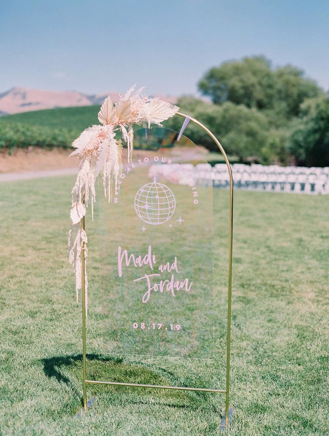 46 Amazing Wedding Sign Ideas To Décor Your Must-Know Wedding Instructions