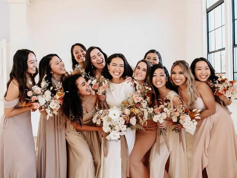 26 Beautiful Bridesmaids Photos Idea On Your Wedding Day: The Group Of Your Closest Friends And Family Members