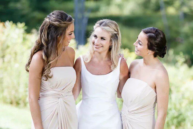Wedding Dress Neckline: Every Kind Of Cut You'll Need To Know