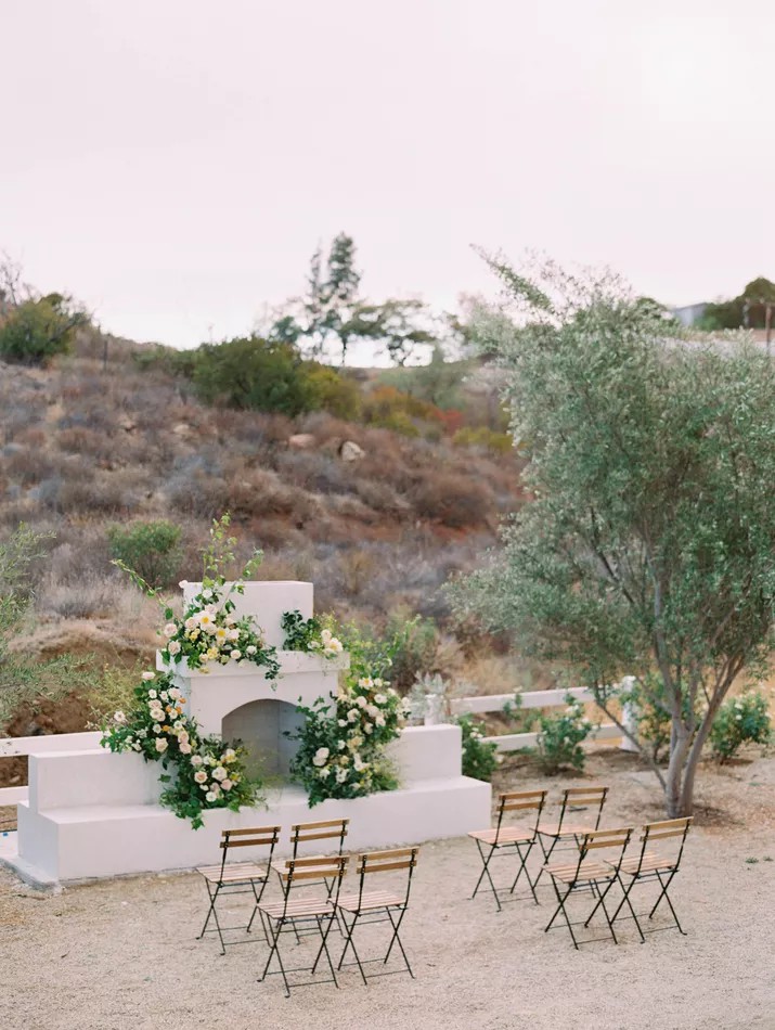 29 Small Yet Stunning Setups For Every Intimate Wedding Style