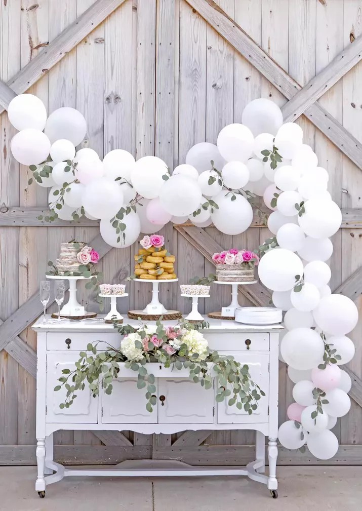 From The Engagement Shoot And Bridal Shower To The Wedding Ceremony: 25 Beautiful Ideas For Balloons Wedding Décor